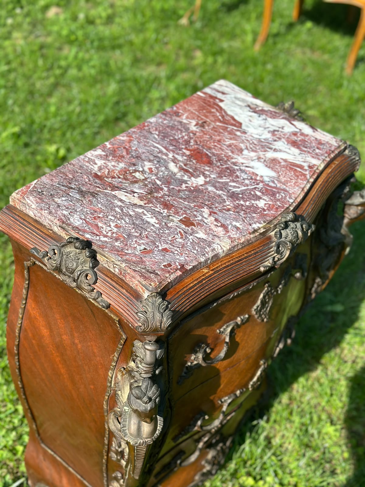 Comodă stil Louis XV / Rococo cu blat din marmură – piesă elegantă vintage