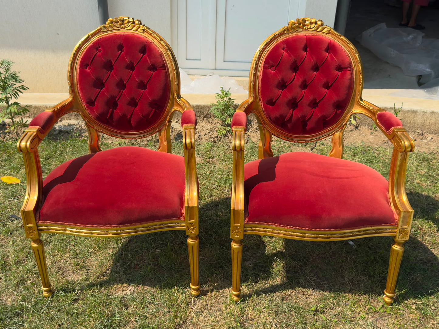 Set 2 fotolii Baroc/Ludovic XVI, lemn masiv auriu, tapițerie catifea roșie