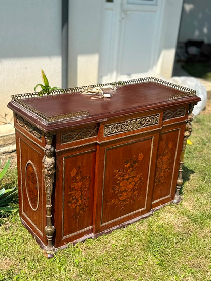 Comodă/Bufet antic stil Louis XVI, marchetărie florală, ornamente din bronz