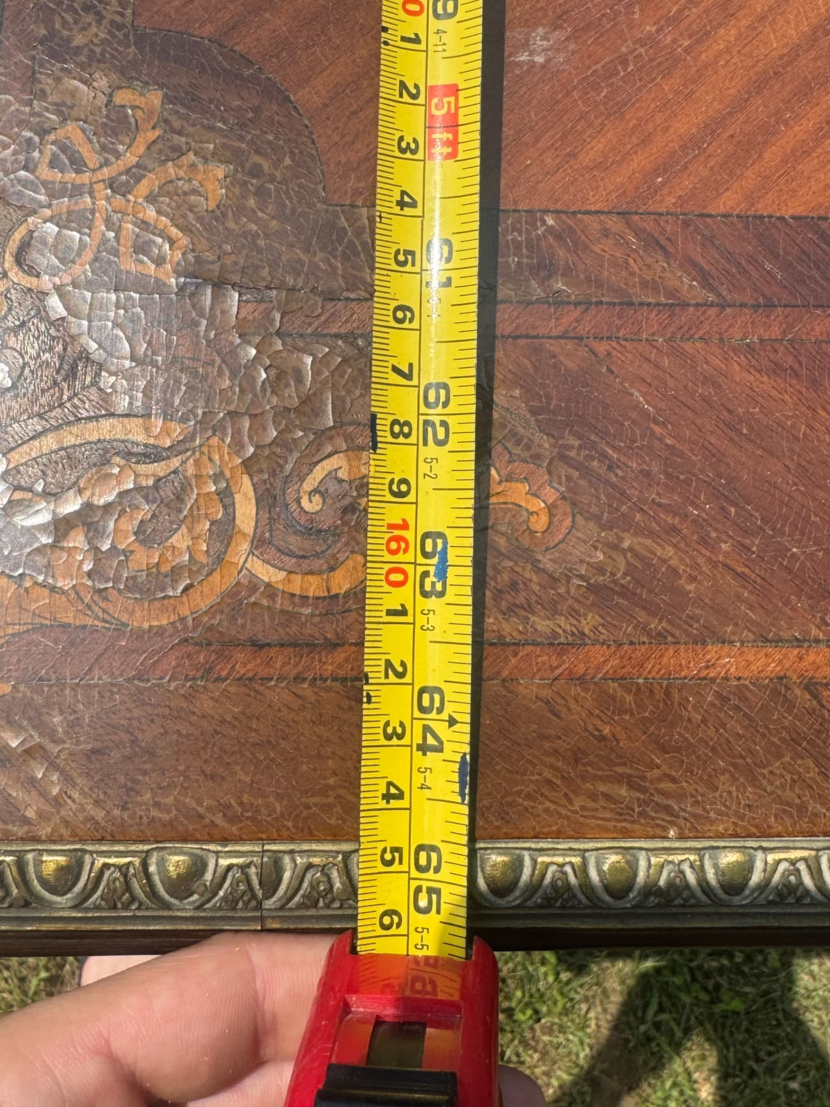 Comodă vintage stil Louis XV, marchetărie florală bogată, montaje bronz