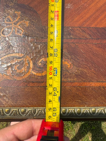 Comodă vintage stil Louis XV, marchetărie florală bogată, montaje bronz