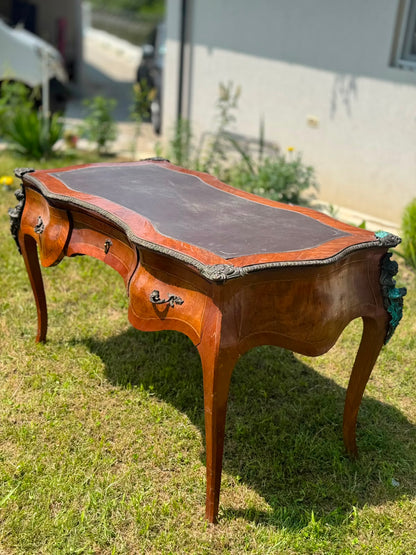 Birou Antic în Stil Louis XV / Rococo, cu Inserție de Piele și Aplicații de Bronz