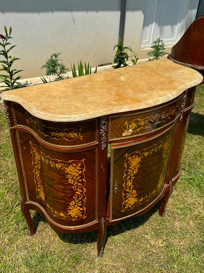 Comodă antică stil Louis XVI, blat din marmură, marchetărie fină, bronzuri aurite