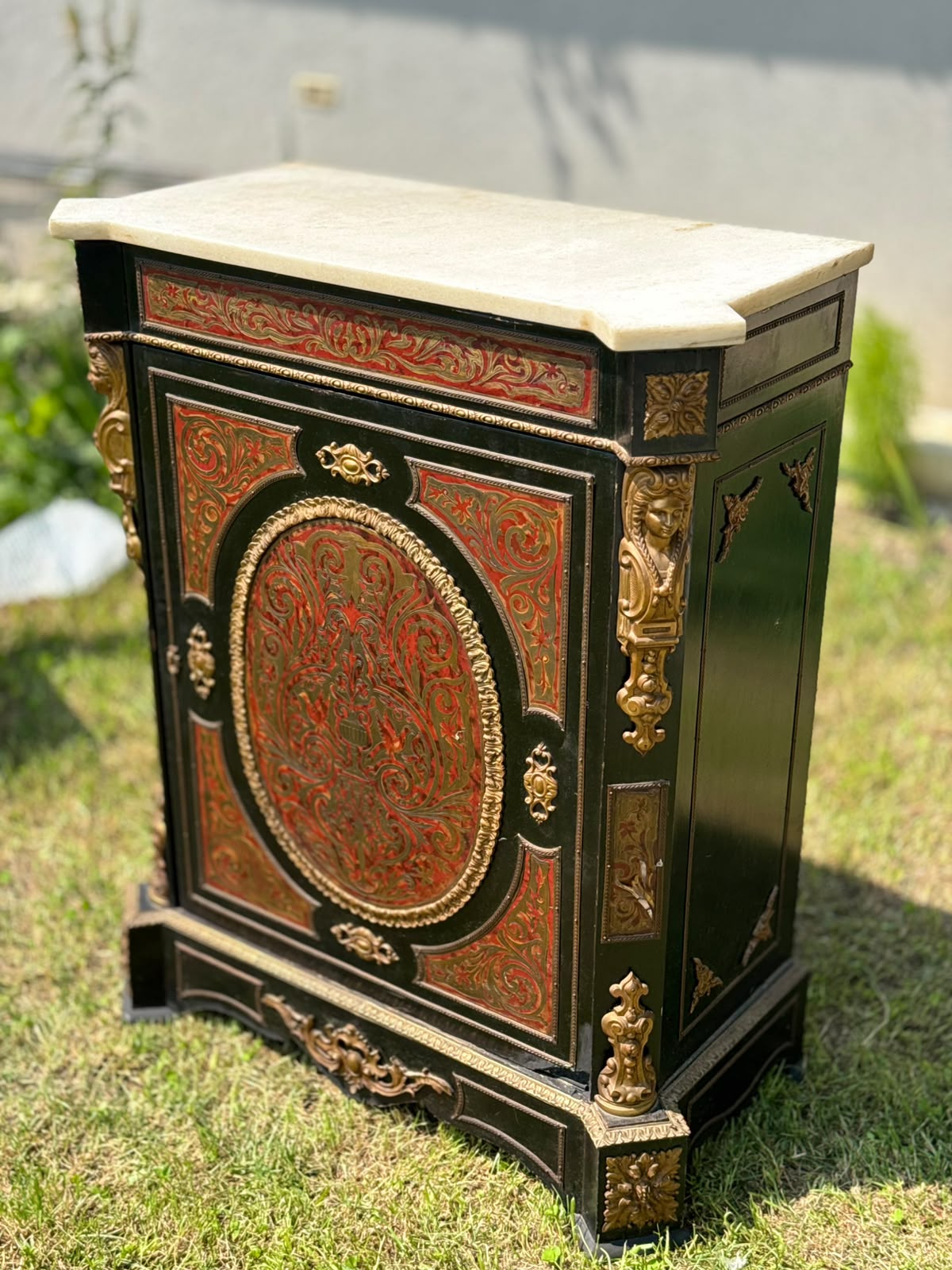 comodă antic în stil Napoleon III, marchetărie „Boulle" (broască-țestoasă și bronz), blat marmură