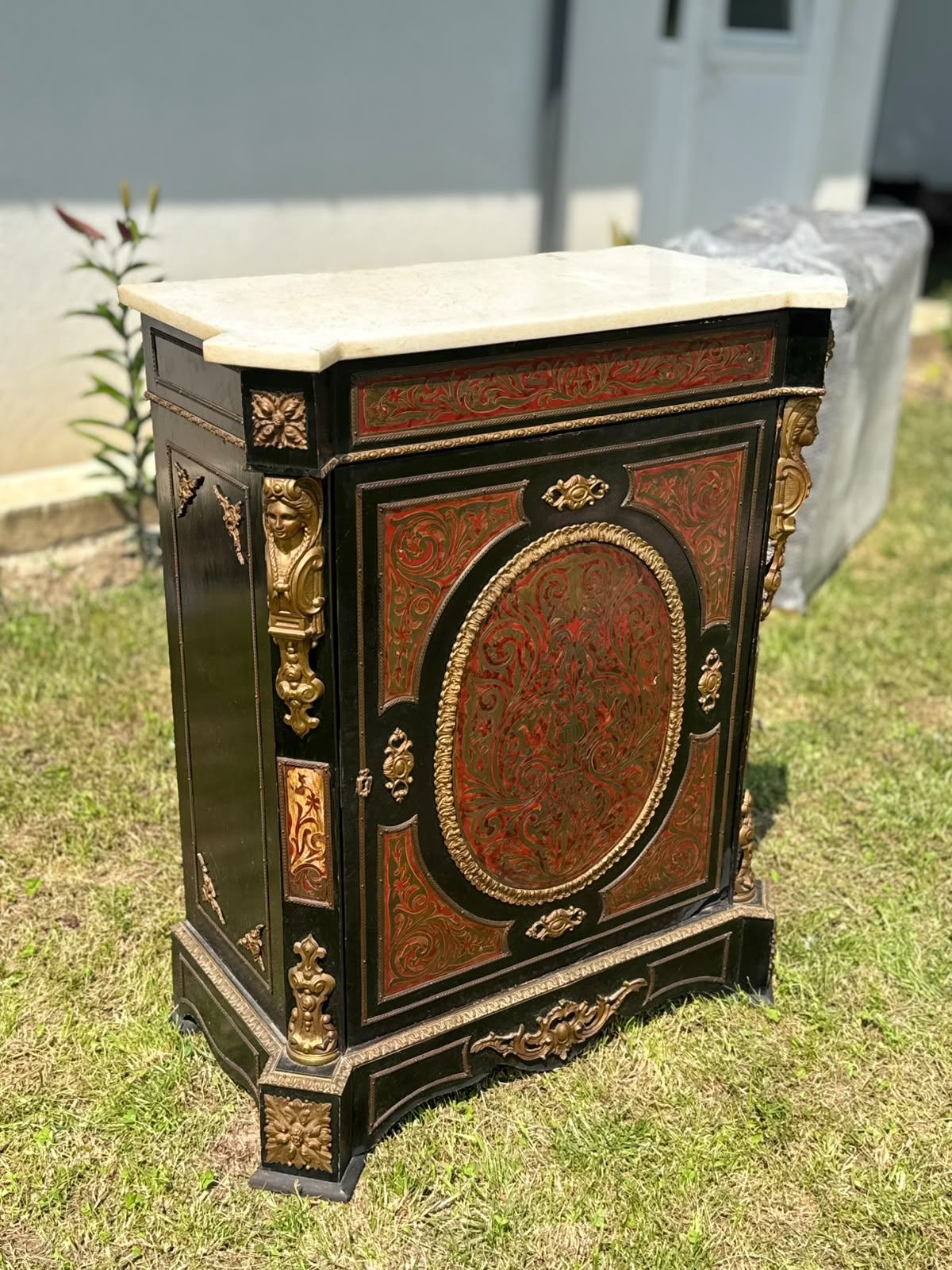 comodă antic în stil Napoleon III, marchetărie „Boulle" (broască-țestoasă și bronz), blat marmură