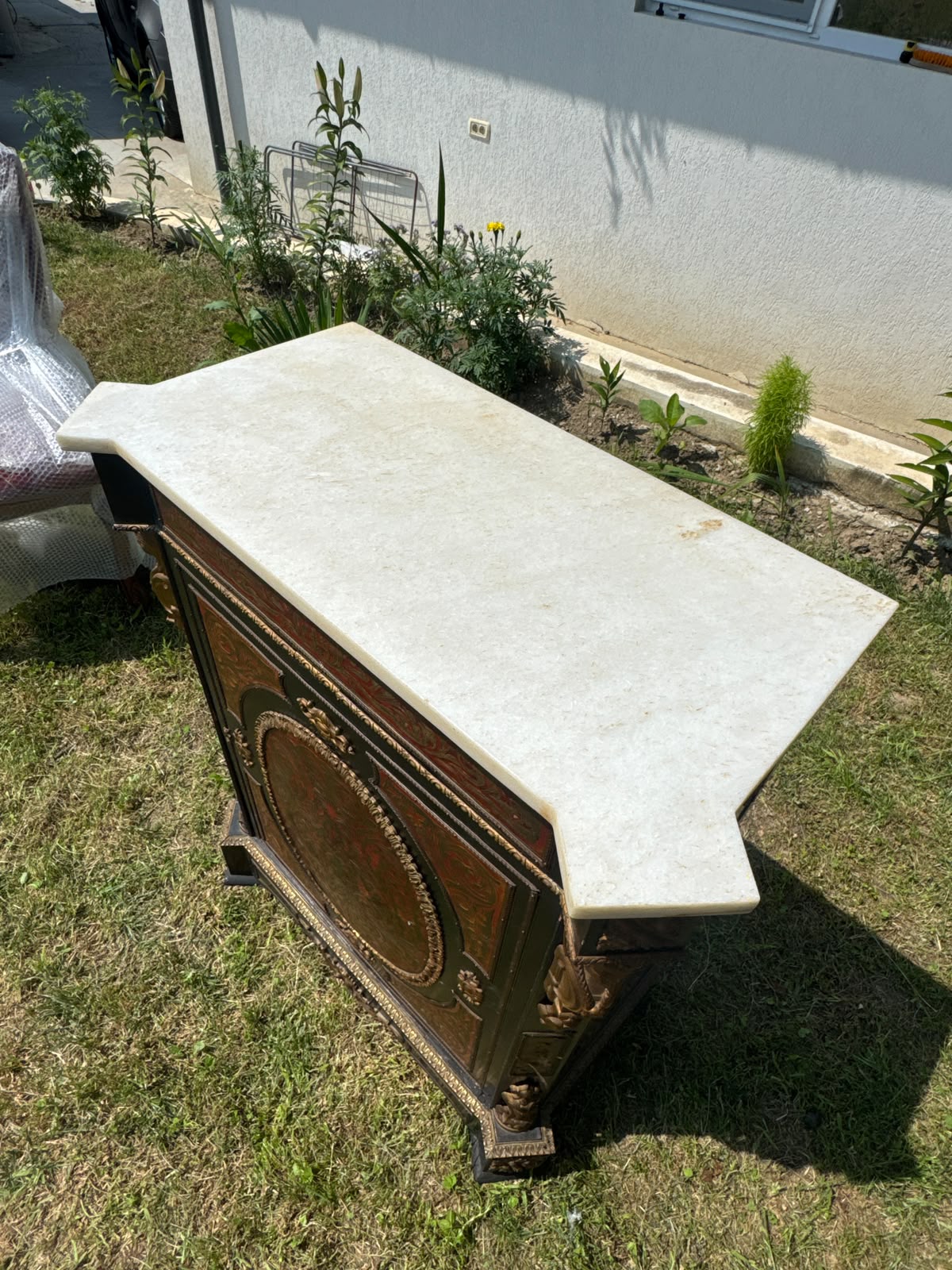 comodă antic în stil Napoleon III, marchetărie „Boulle" (broască-țestoasă și bronz), blat marmură